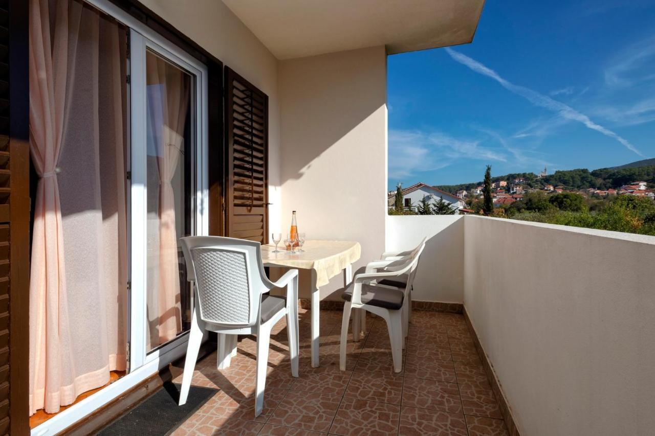 Apartments Draganic Jelsa  Exterior foto