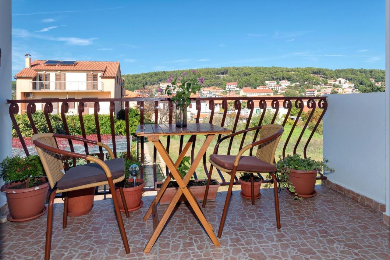 Apartments Draganic Jelsa  Exterior foto