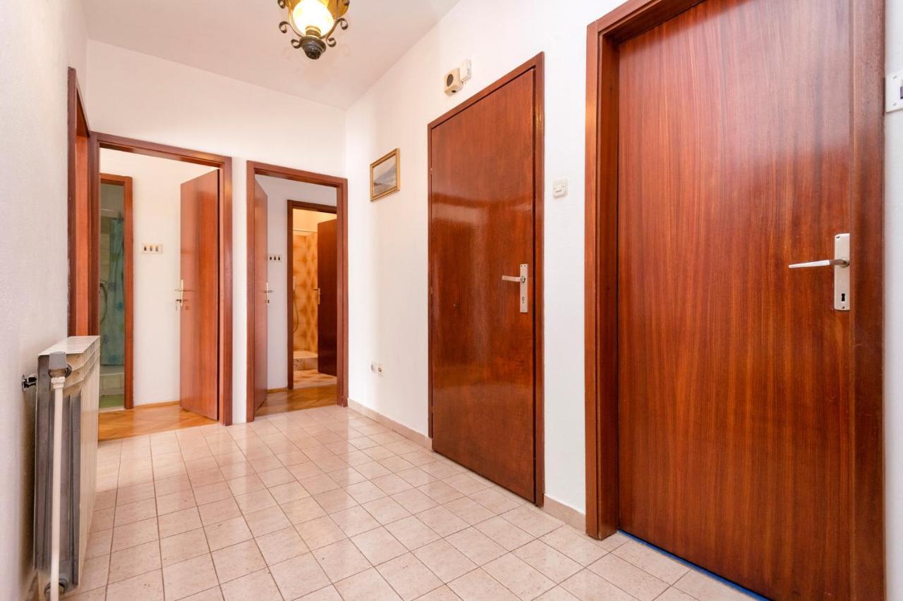 Apartments Draganic Jelsa  Exterior foto