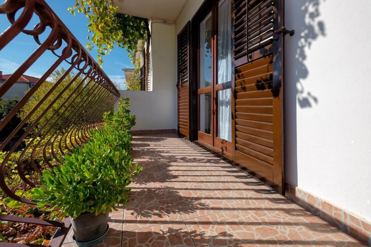 Apartments Draganic Jelsa  Exterior foto